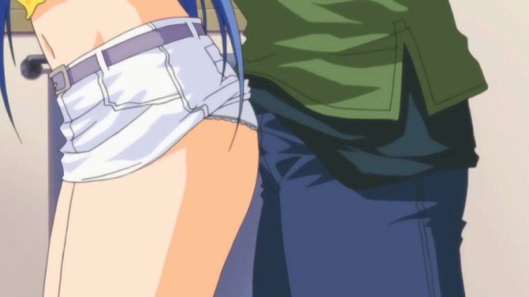 Hermanastra Pilla Oliendo la Ropa Interior de Su Hermanastro
